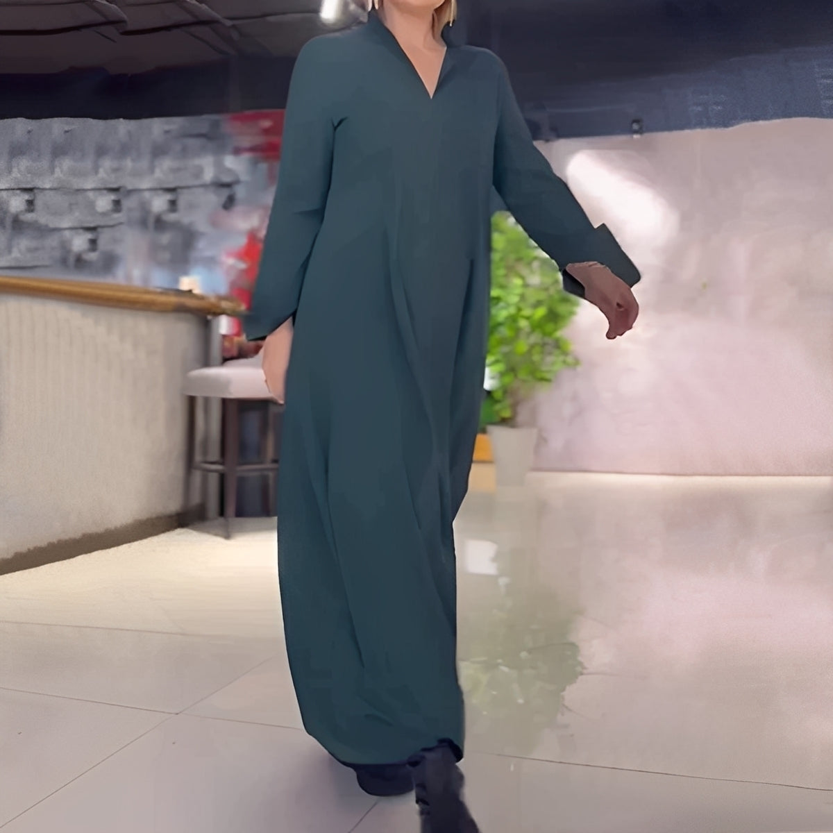Hélène - Sukienka luźna z bocznym rozcięciem dla kobiet