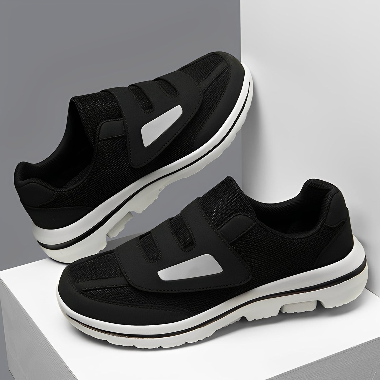 Justin - Stylowe płaskie buty z białą podeszwą dla kobiet