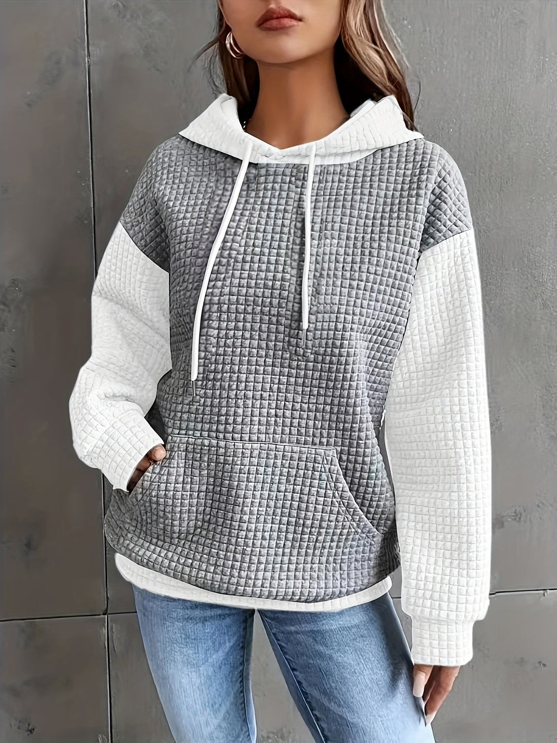 Damska bluza z kapturem idealna do codziennych stylizacji