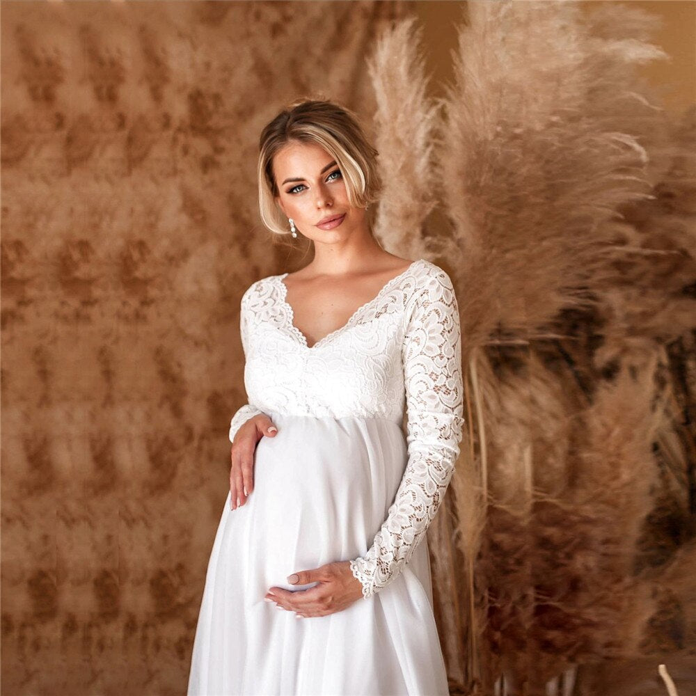 Ilaria - Długa sukienka ciążowa z koronki