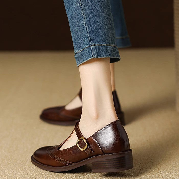 Klasyczne buty damskie o eleganckim fasonie