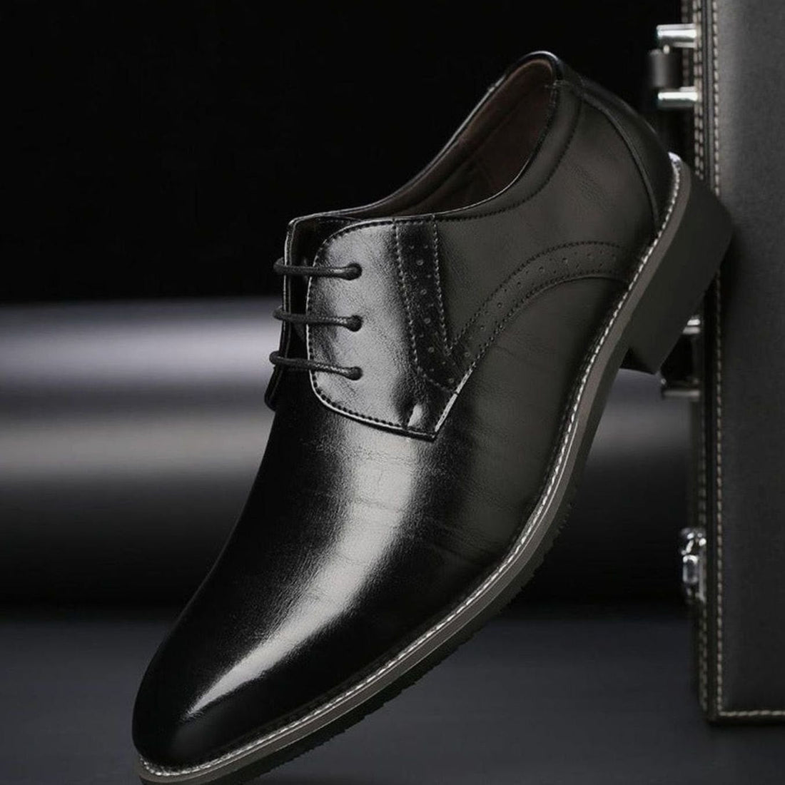 Eleganckie półbuty męskie do garnituru i stylizacji biurowych
