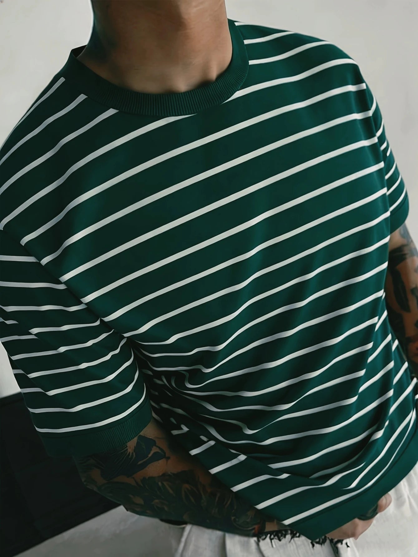 Męski T-shirt z poliestru w paski, kolor bordo