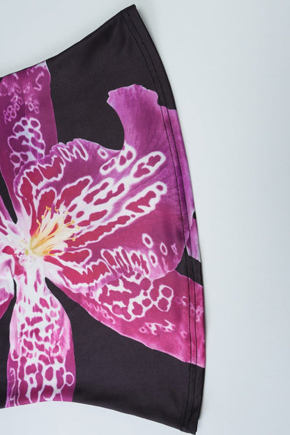 Damski top na ramiączkach w kwiatowy print, pełne ujęcie produktu