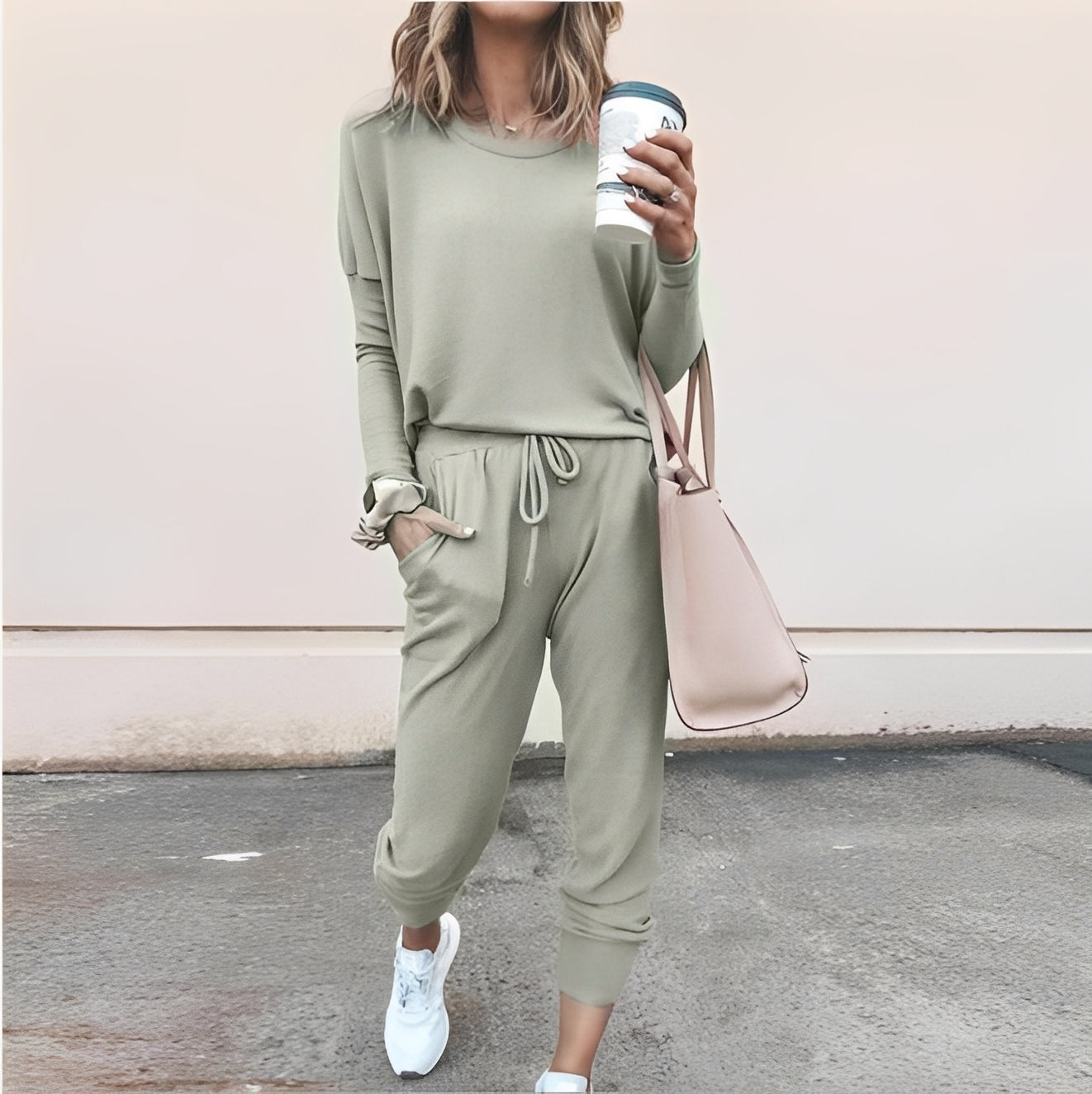 Grace - Swobodny dres dla kobiet