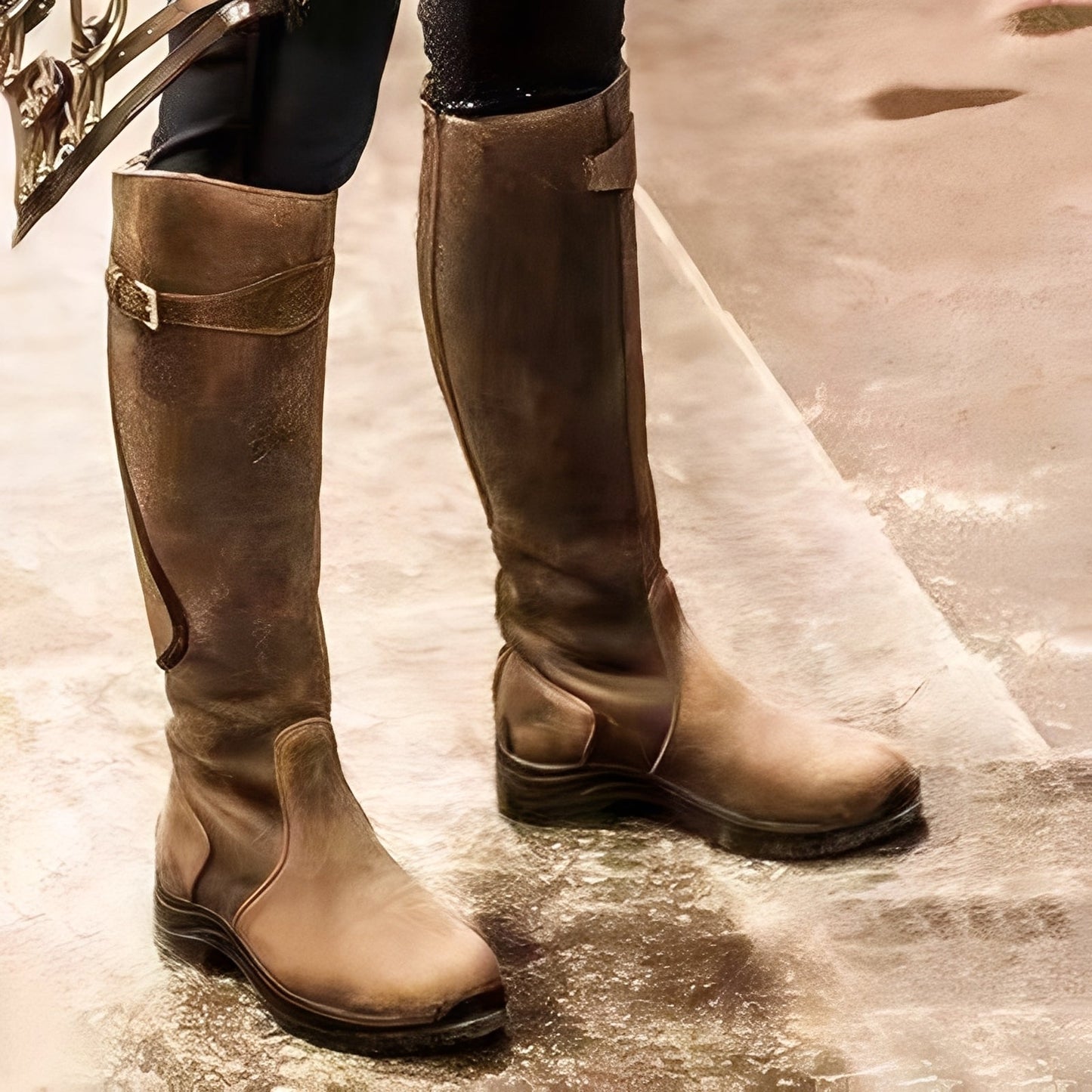 Lucie - Buty trekkingowe skórzane z paskiem dla kobiet
