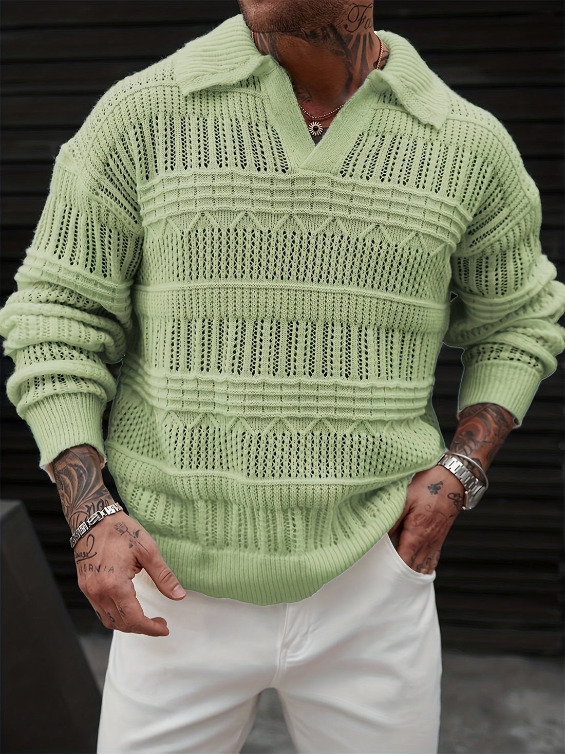 Damski sweter polo prezentowany z przodu