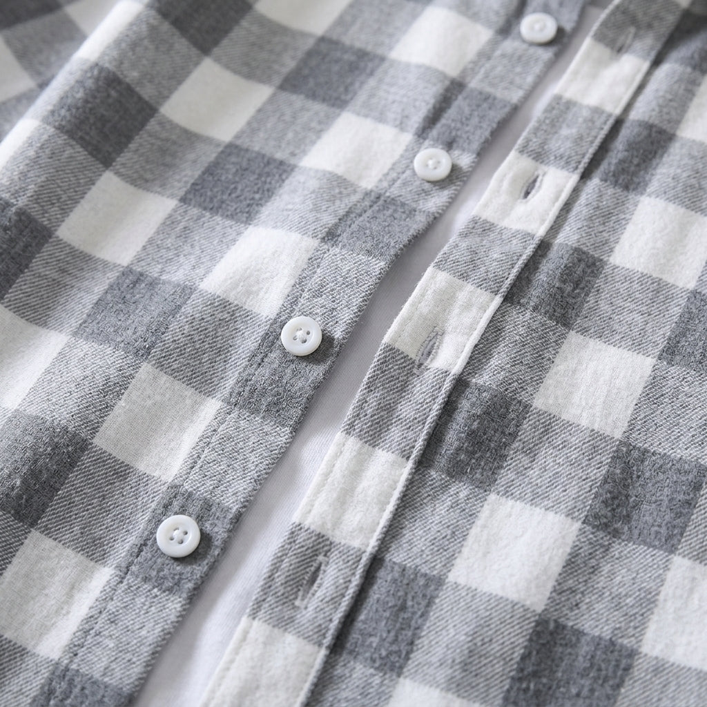 Detal wzoru w kratę i kołnierzyka koszuli button down