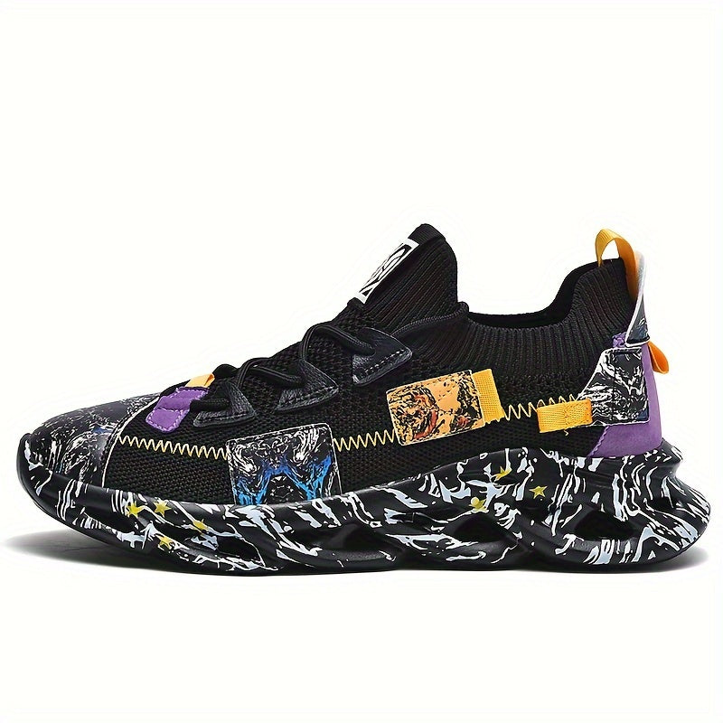 Buty sportowe anime na platformie - para butów z przodu