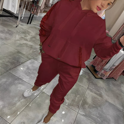 Tiffany - Stylowy zestaw z bluzą z kapturem i spodniami dla kobiet