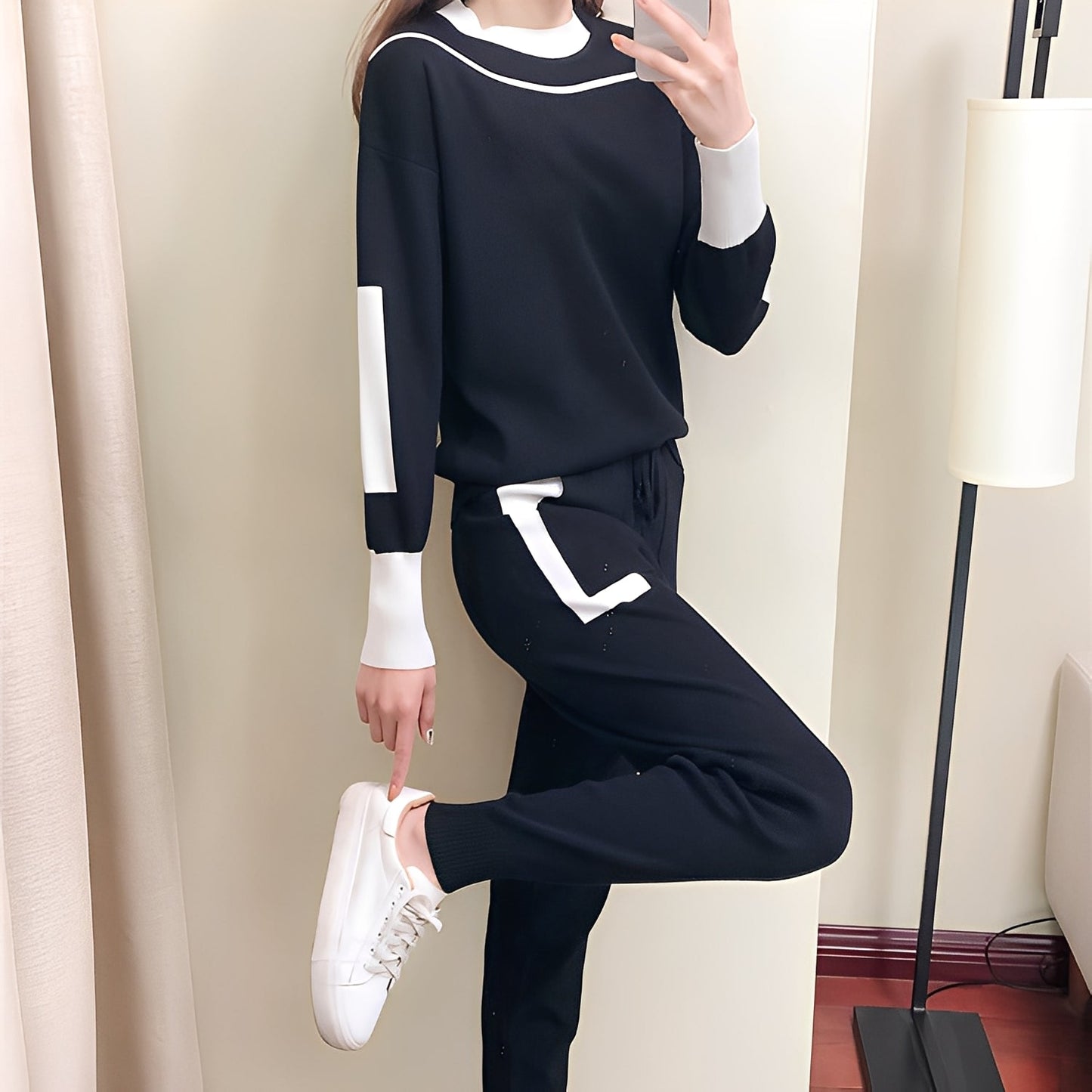 Carla - Nowoczesny dzianinowy dres dla kobiet