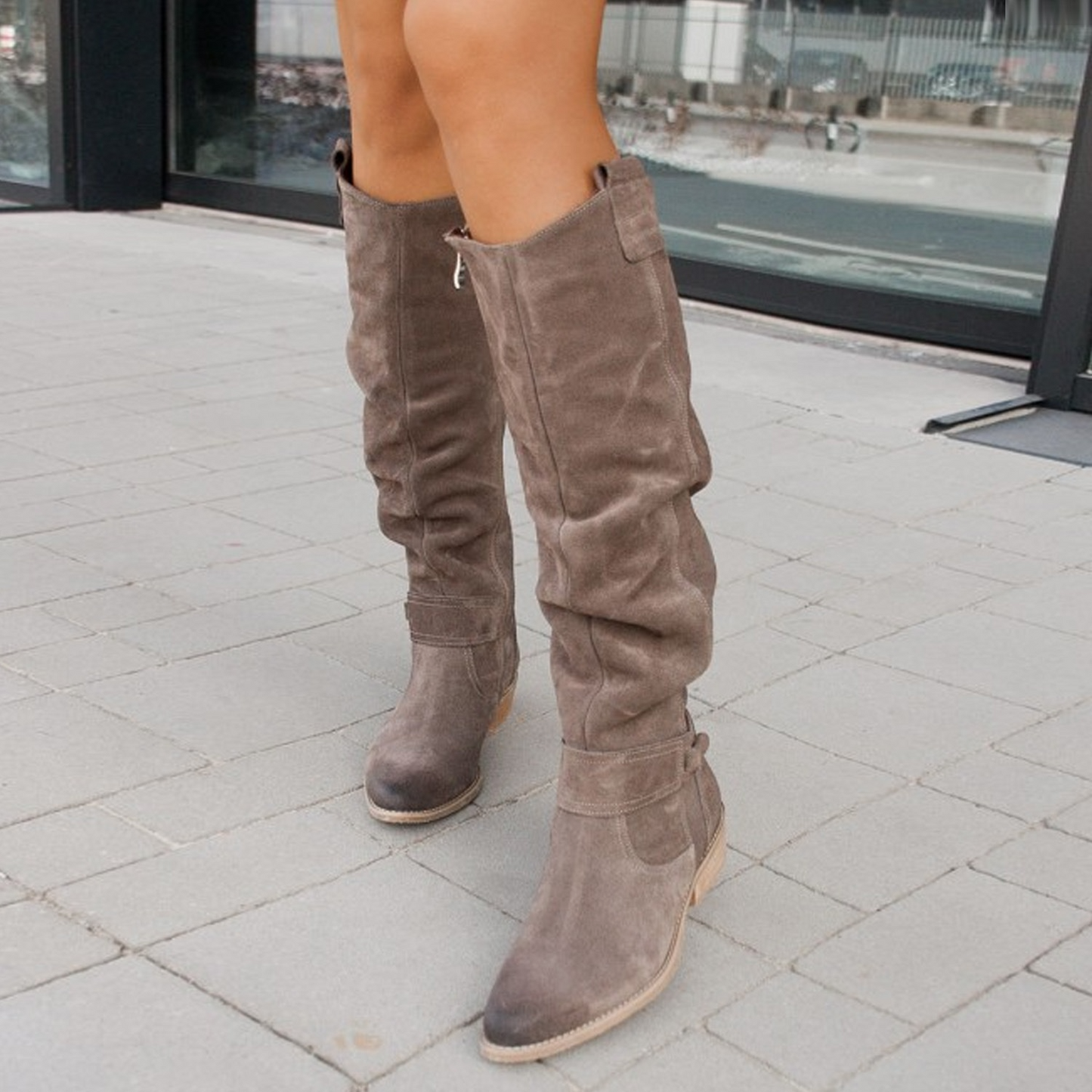 Terina - Buty casual do kolan dla kobiet