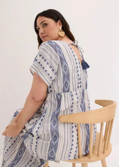 Letnia damska sukienka maxi w paski etno, elegancki swobodny wygląd