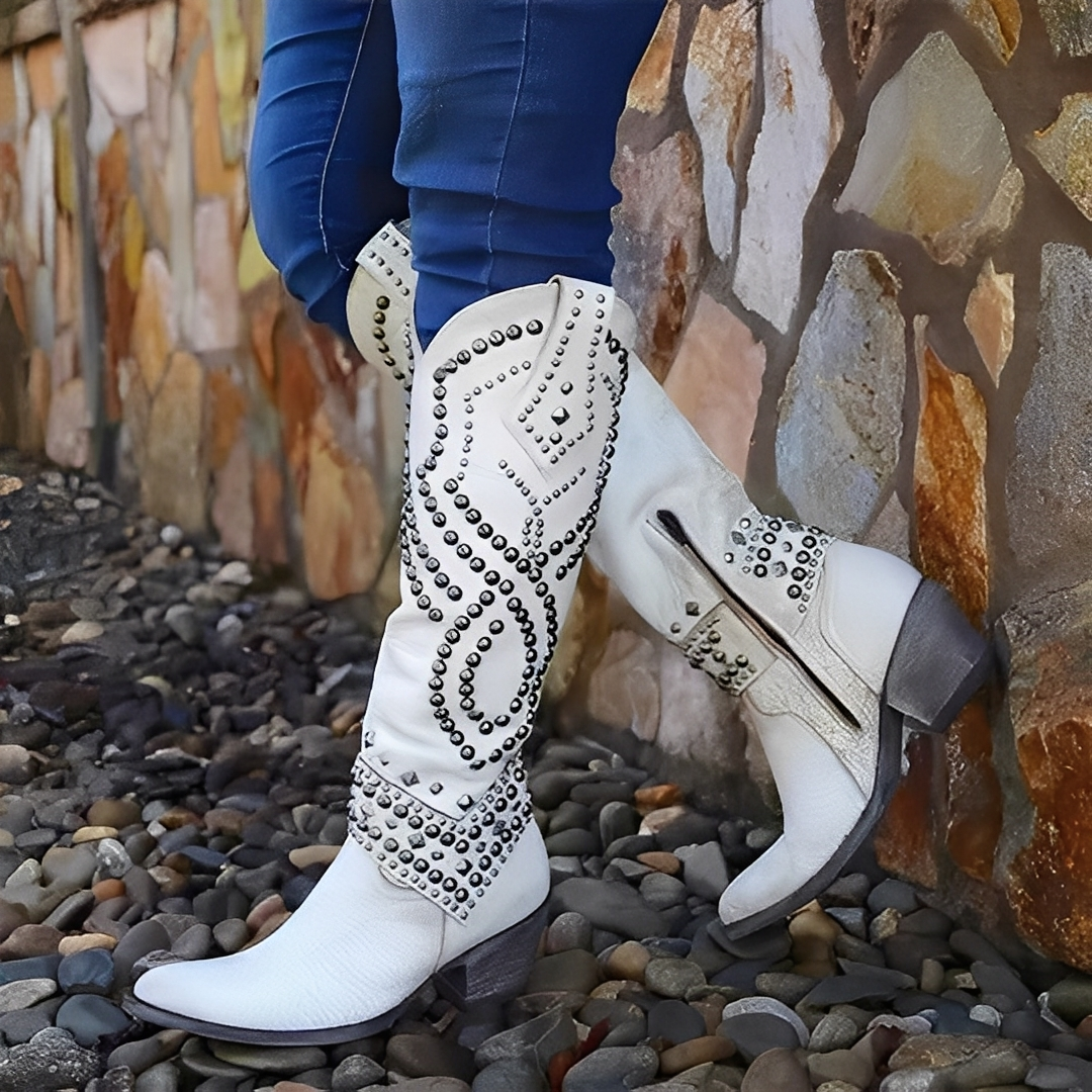 Marthe - Buty na obcasie z ćwiekami dla kobiet