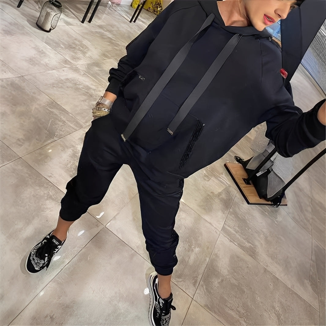 Tiffany - Stylowy zestaw z bluzą z kapturem i spodniami dla kobiet