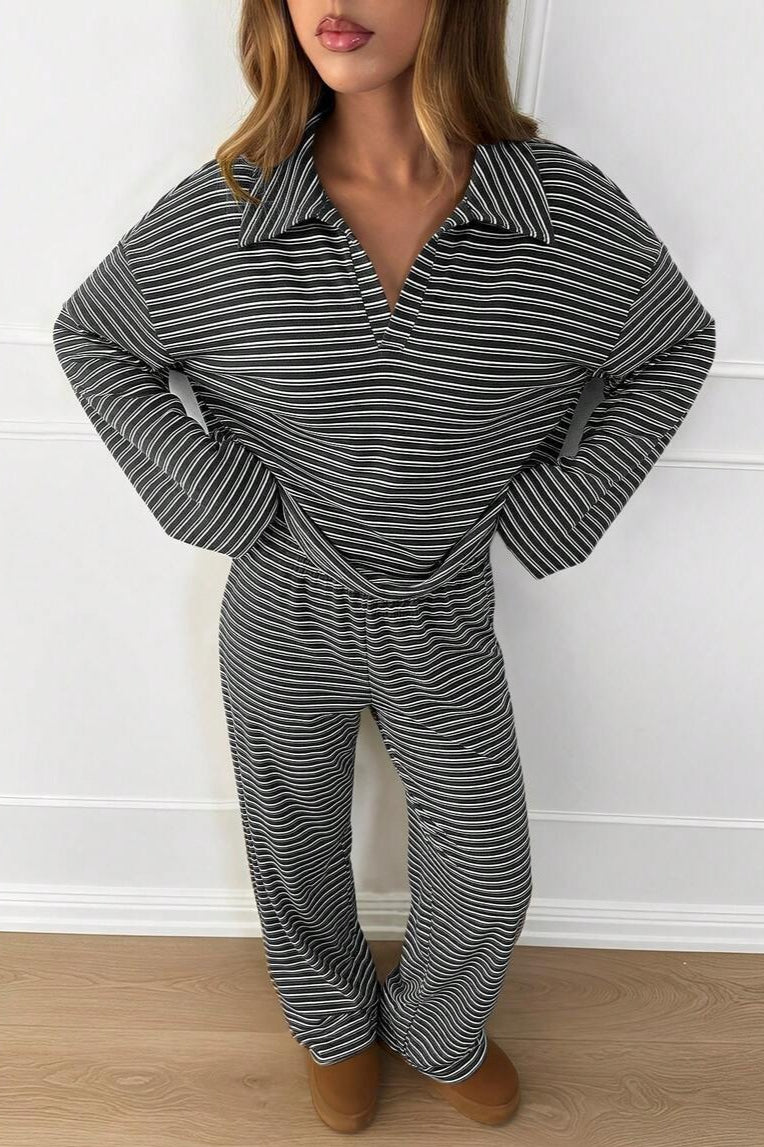 Komplet dresowy damski przedstawiony z przodu