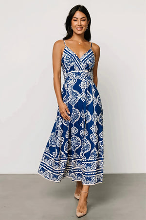 Sukienka maxi w stylu boho z kwiatowym printem detal materiału