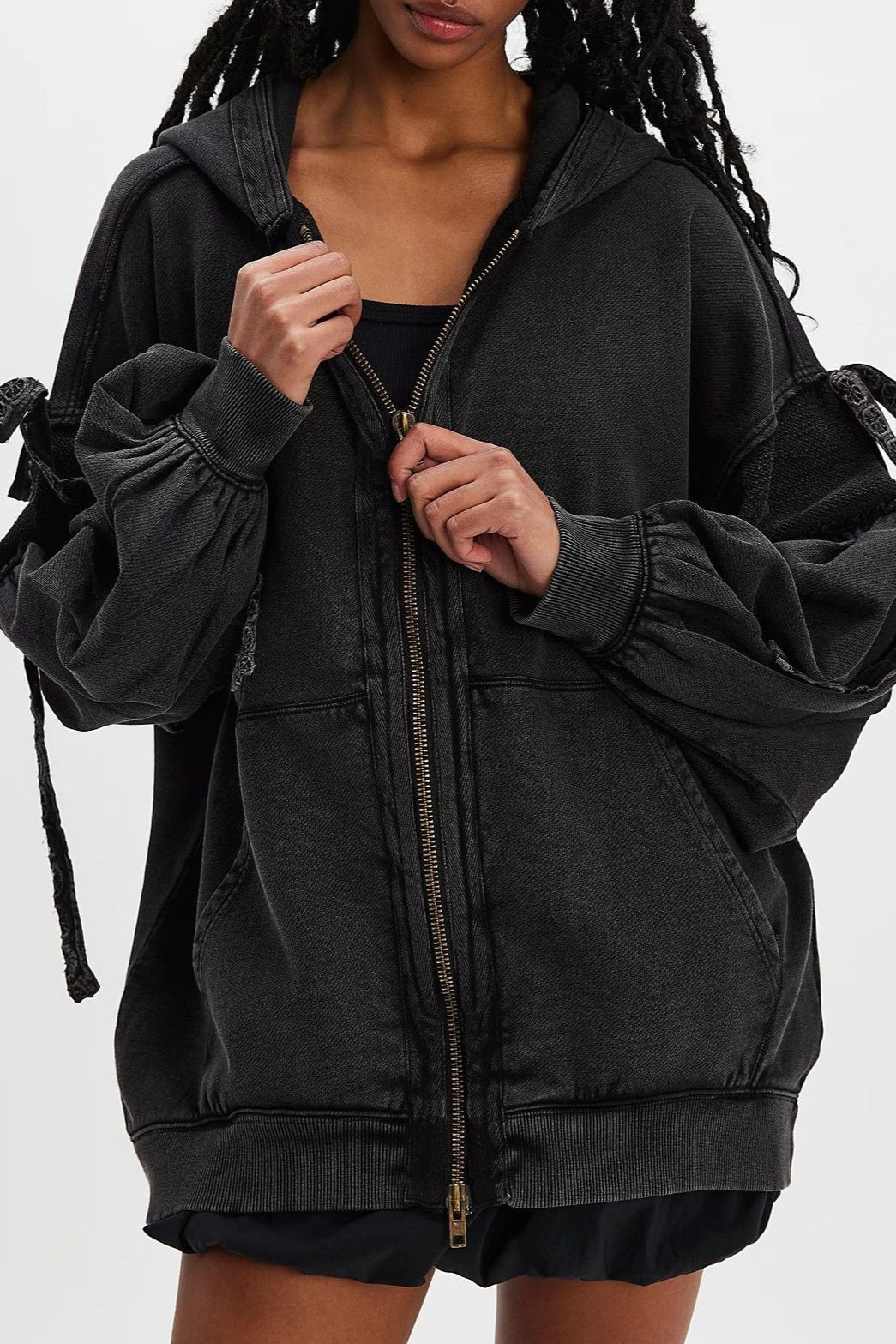 Stylowa damska bluza z kapturem oversize, pełna sylwetka