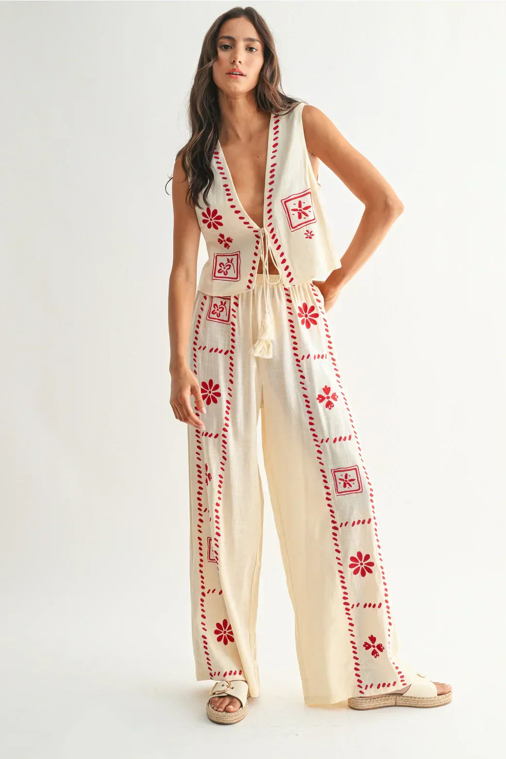Damski lniany komplet boho z haftem, kamizelka bez rękawów i szerokie spodnie