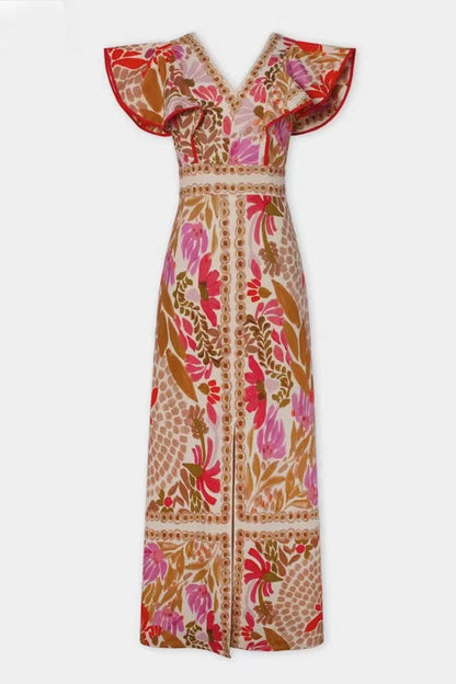 Modelka w damskiej sukience maxi boho w kwiaty, pełna sylwetka