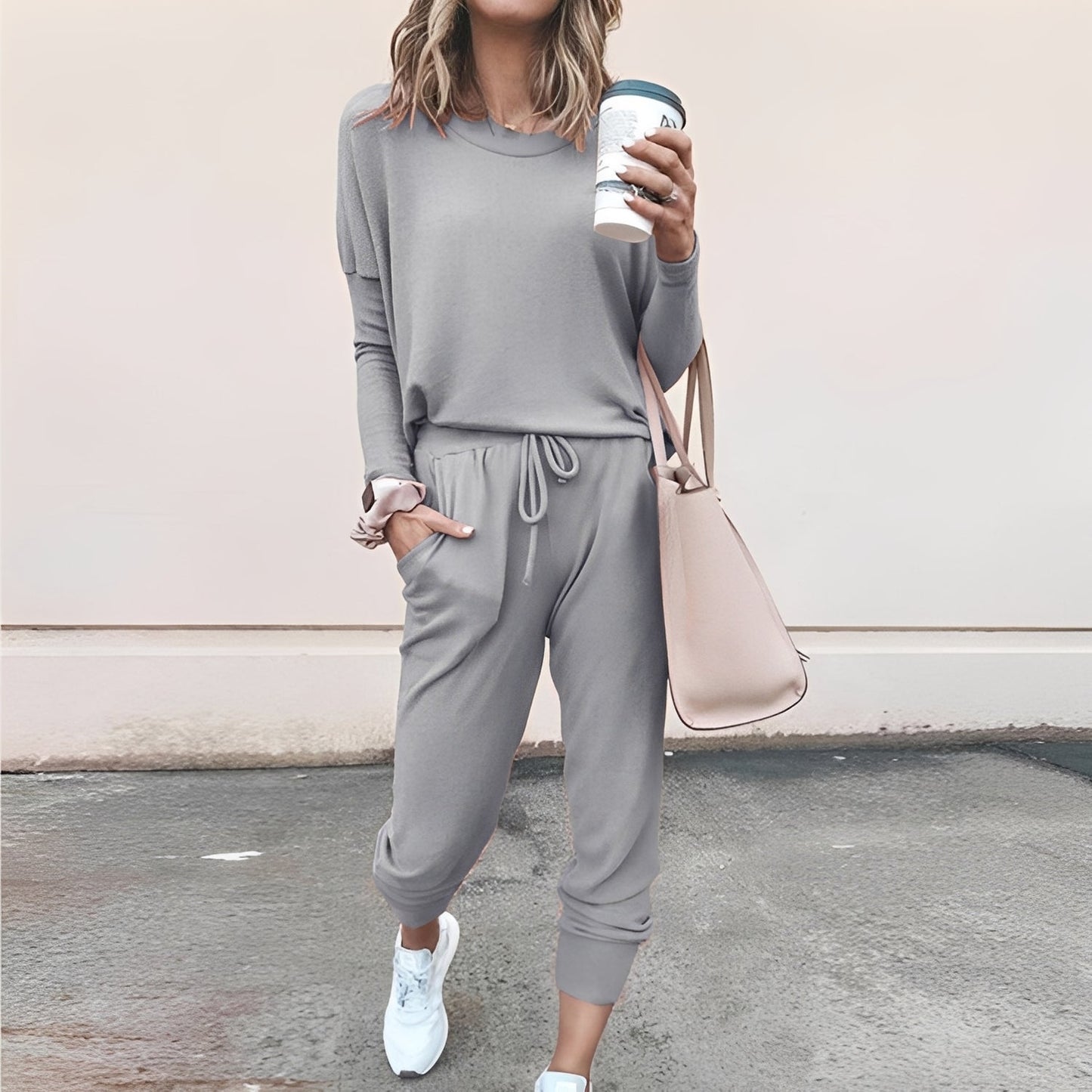 Grace - Swobodny dres dla kobiet