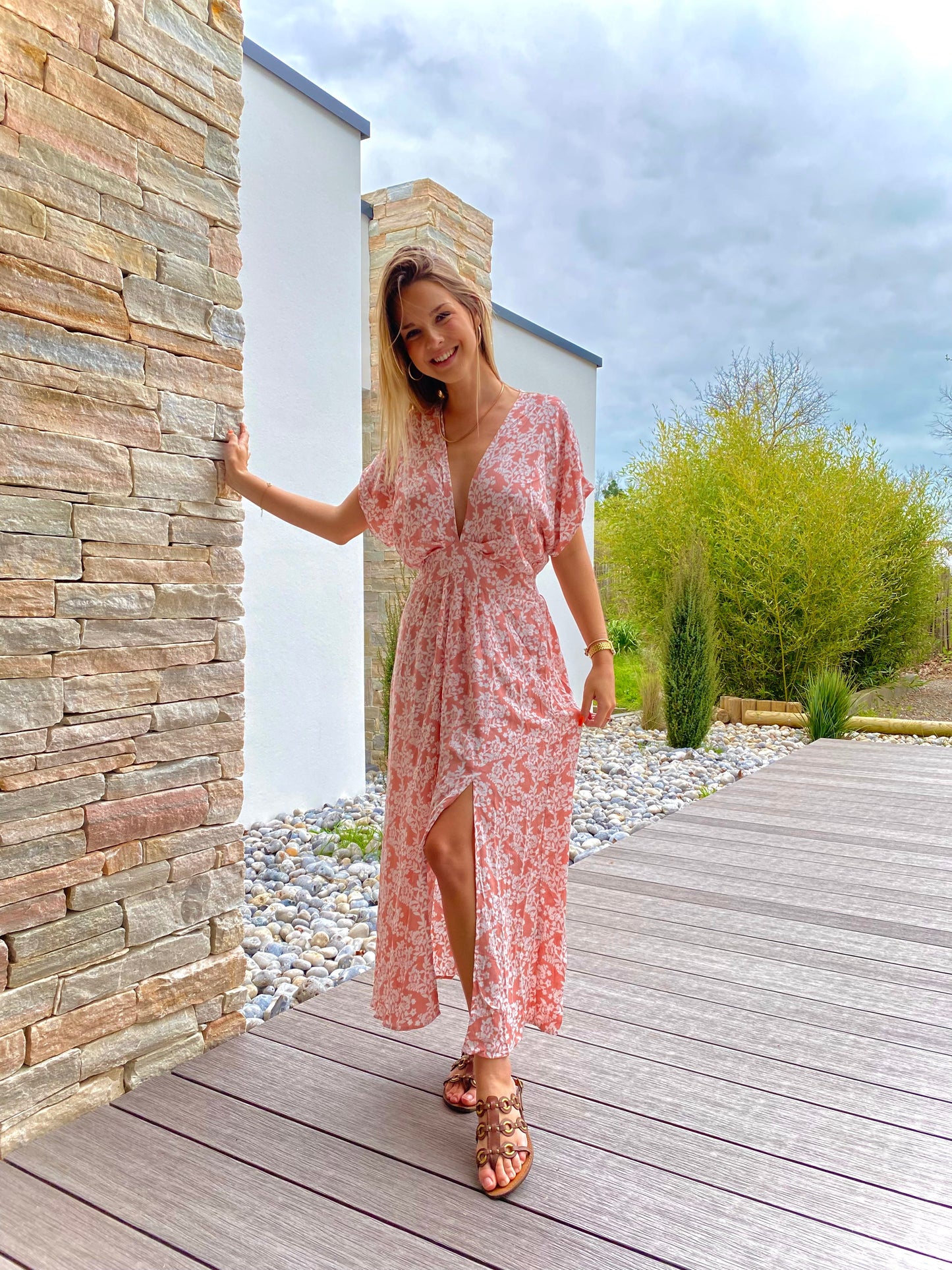 Różowa Prochowa Boho Sukienka Maxi z Rozcięciem