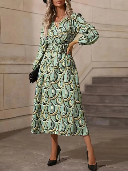 Elegancka sukienka z wiązaniem na szyi
