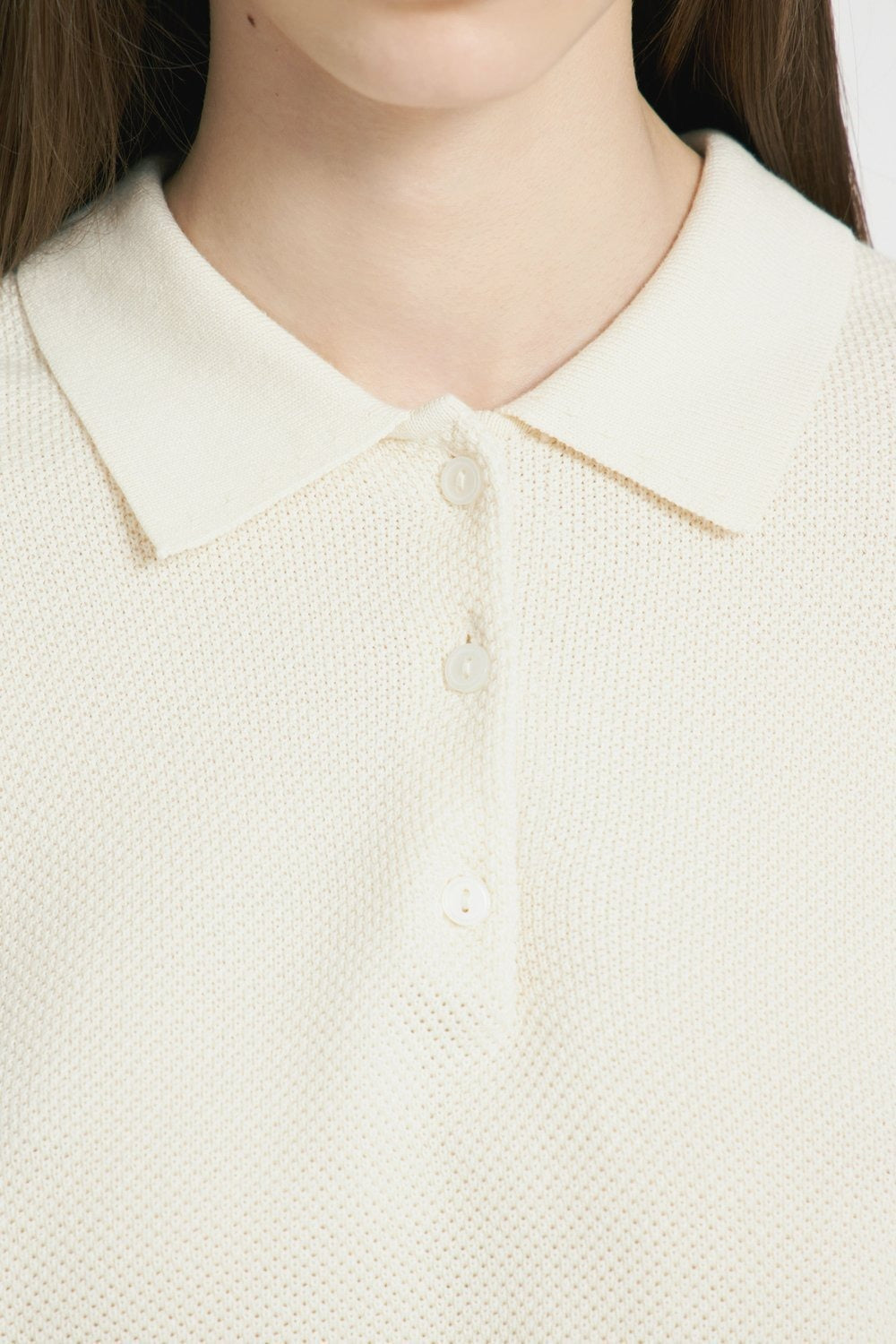Sweter polo wykonany z miękkiej dzianiny