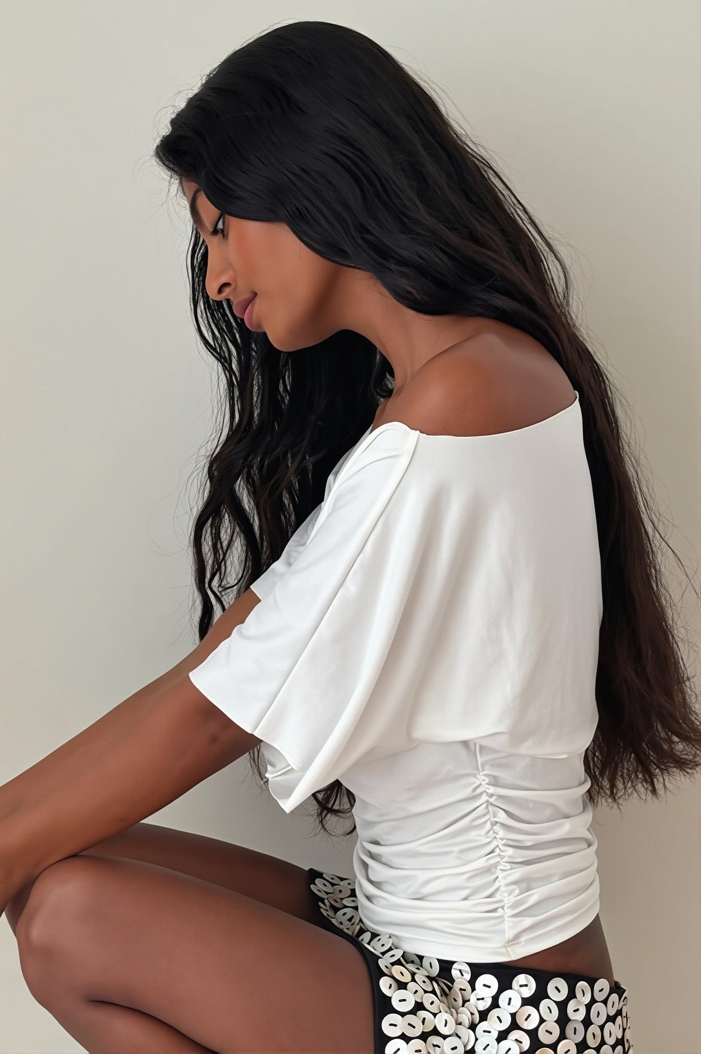 Top damski off shoulder slim fit w ujęciu z przodu