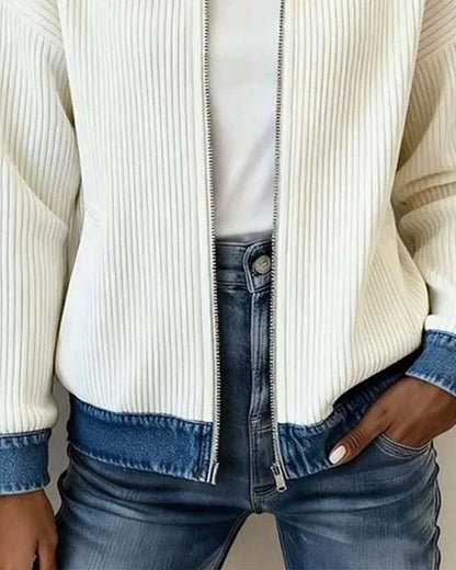 Detal materiału denim i zamka w kurtce jeansowej
