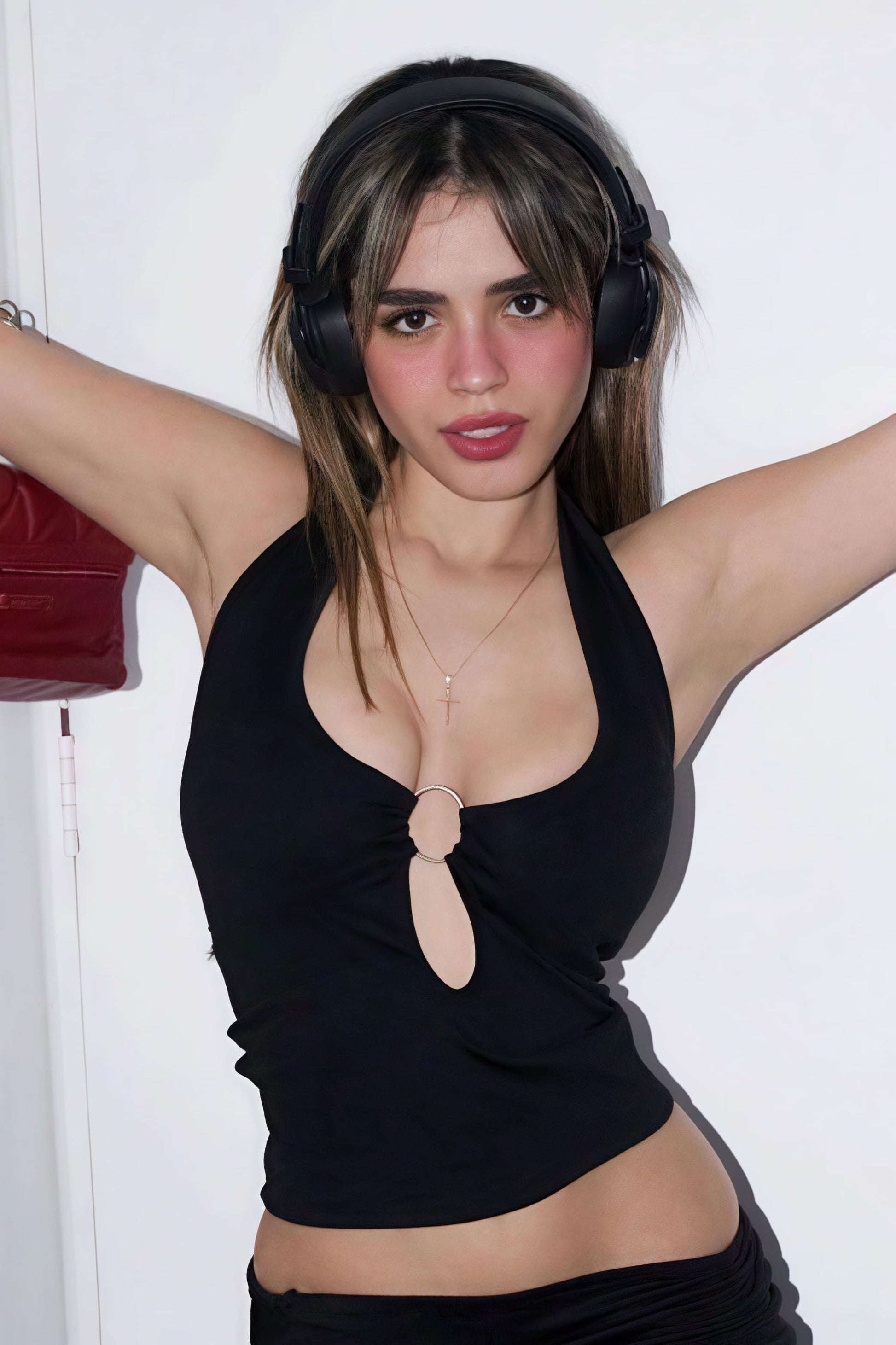 Dopasowany top halter damski do letnich stylizacji