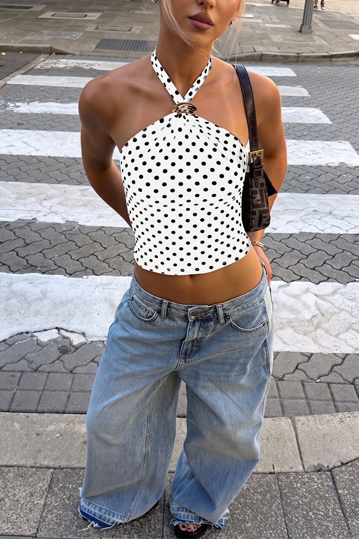 Damski top halter w siateczkę w groszki, pełny wygląd produktu