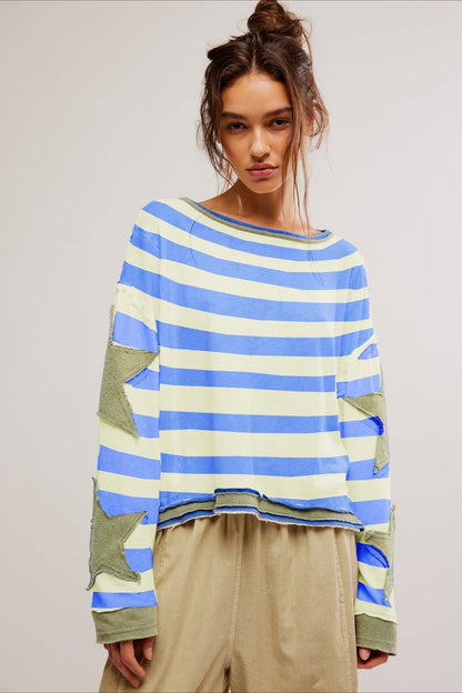 Bluza oversize z kontrastową aplikacją gwiazdy na rękawie