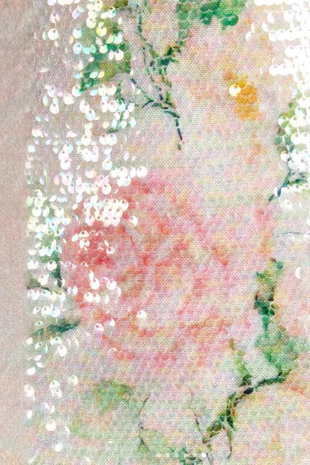 Damska błyszcząca mini sukienka satynowa floral, stylizacja wieczorowa
