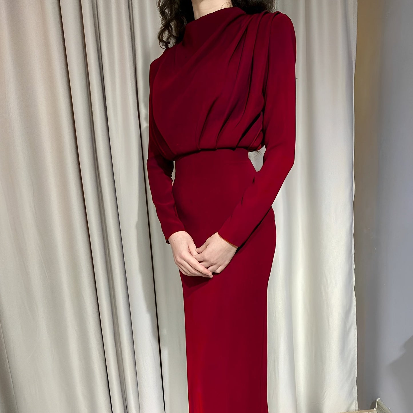 Jamie - Elegancka sukienka z długim rękawem dla kobiet
