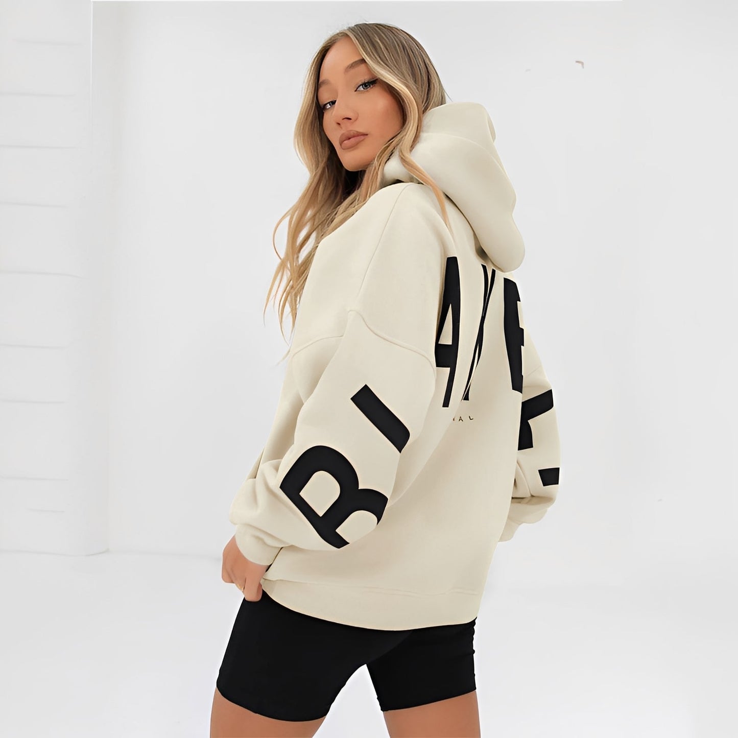 Yvette - Luźny hoodie z modnym nadrukiem dla kobiet