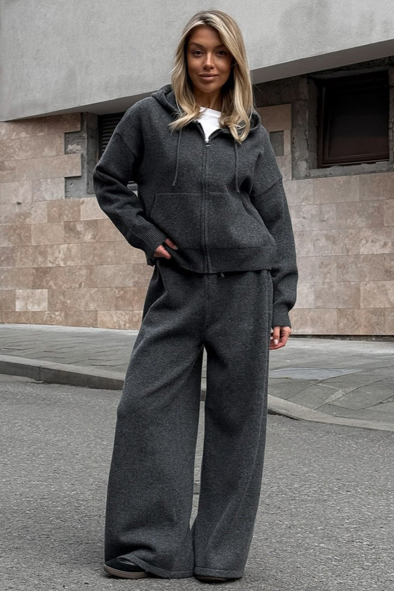 Modny komplet damski do codziennych stylizacji