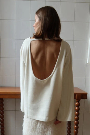 Sweter damski z odkrytymi plecami na wyjątkowe okazje