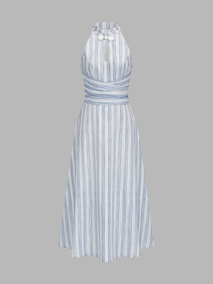 Zwiewna sukienka maxi w paski z halterem na modelce