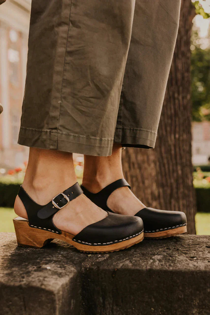Amara – Chodaki z Elegancją Bez Wysiłku