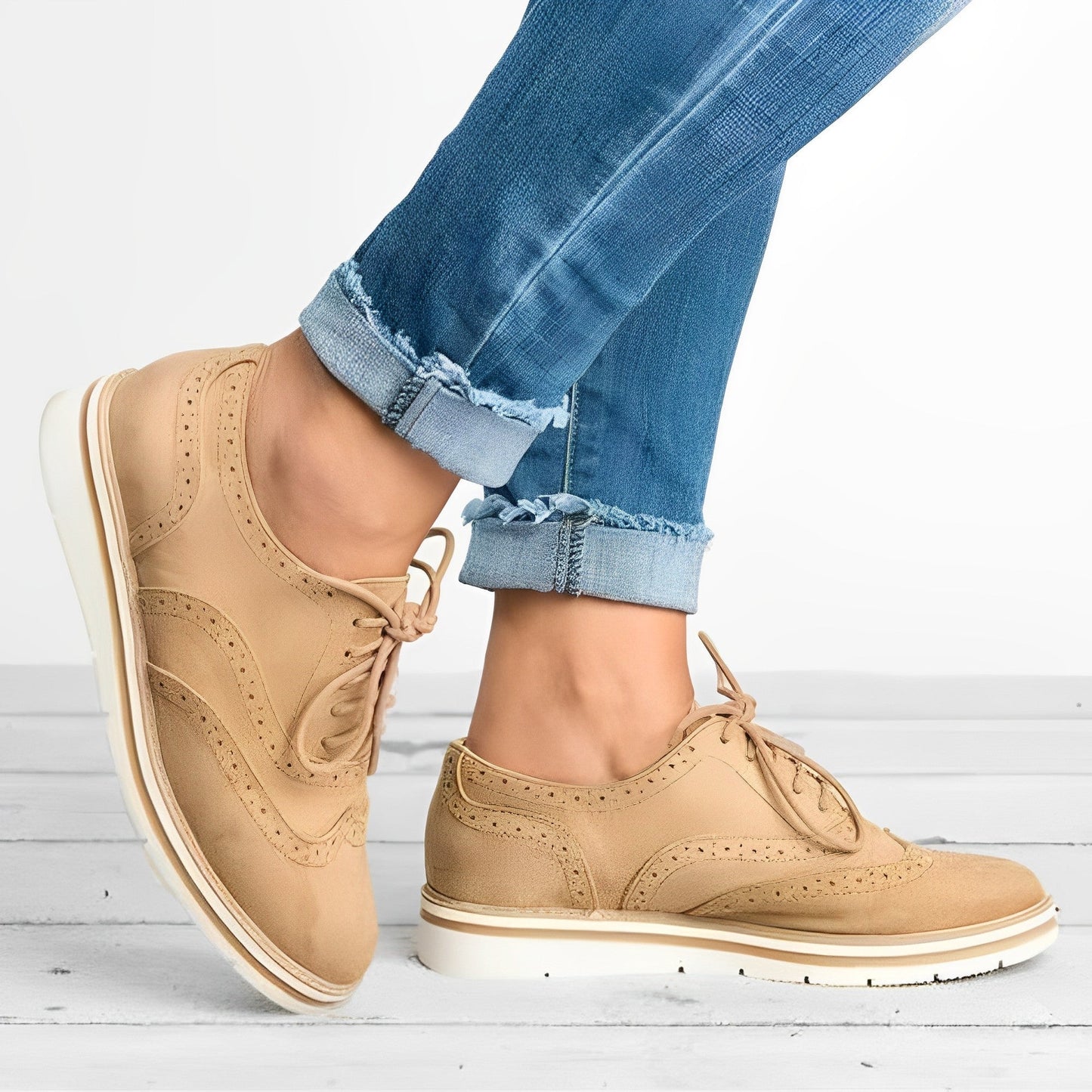 Sloane - Oxford-sznurowane buty z wycięciem