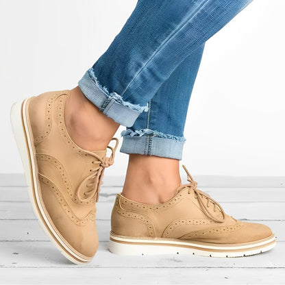 Sloane - Oxford-sznurowane buty z wycięciem