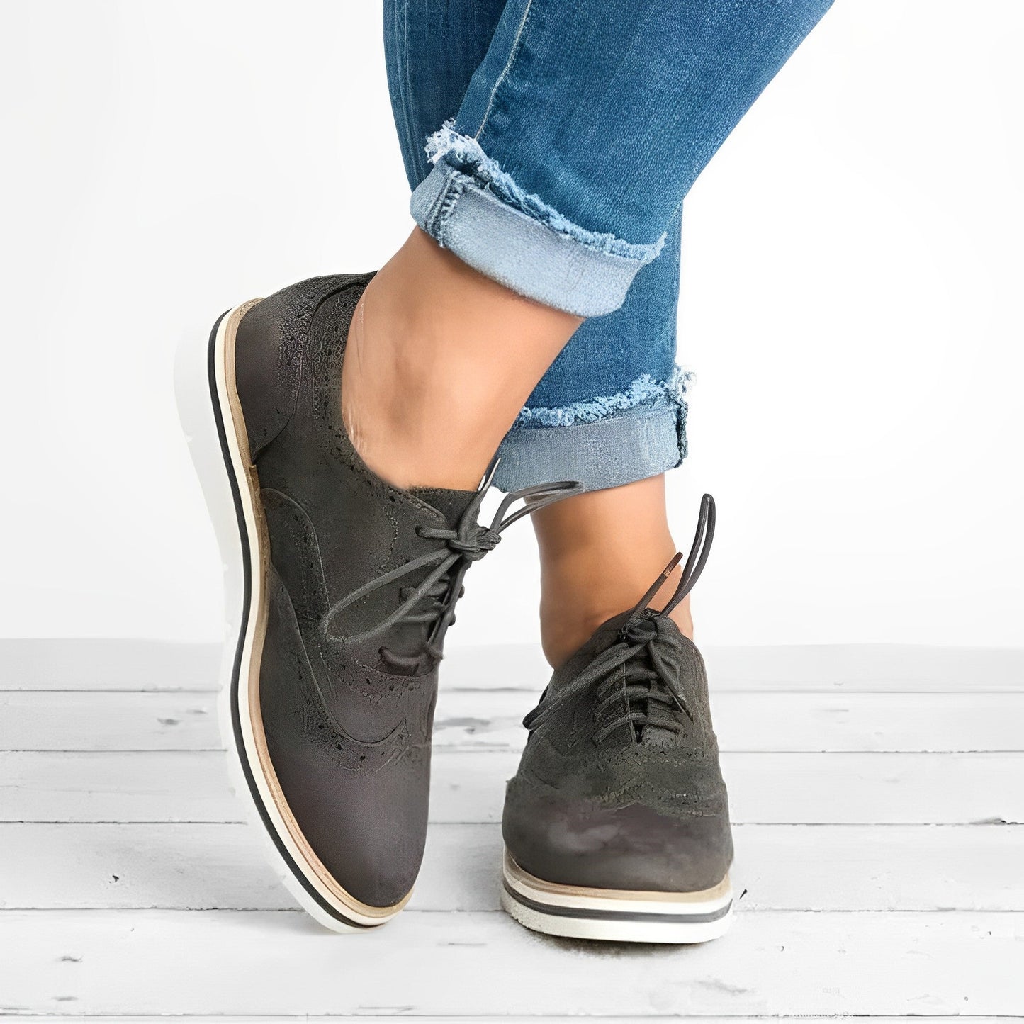 Sloane - Oxford-sznurowane buty z wycięciem