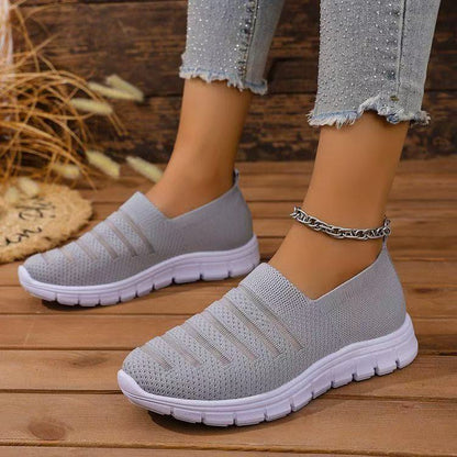 Elastyczne sneakersy damskie zapewniające komfort chodzenia