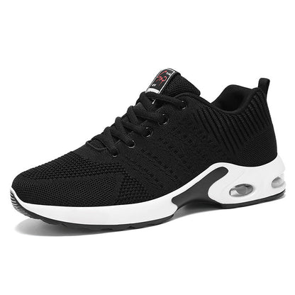 Tył męskich sneakersów biegowych z wyściełaną podporą pięty