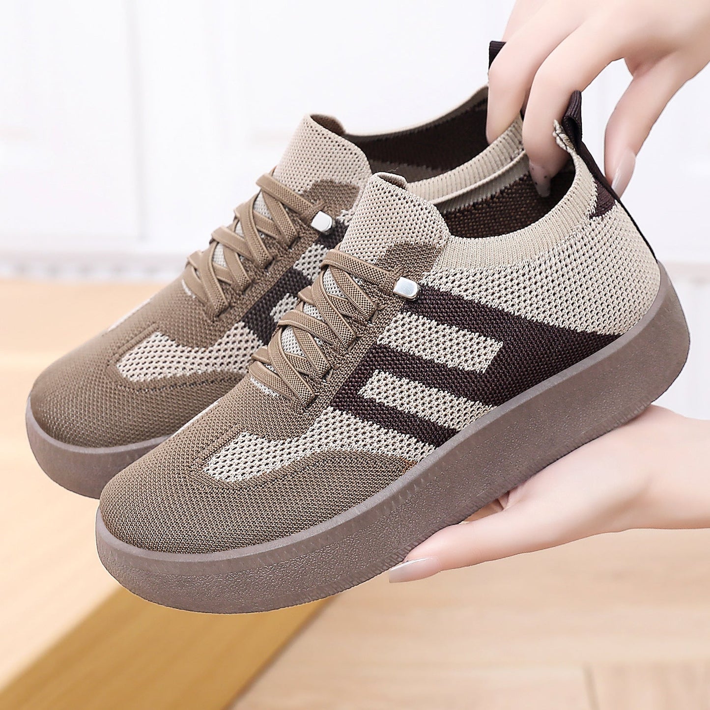 Damskie dzianinowe sneakersy wsuwane na platformie