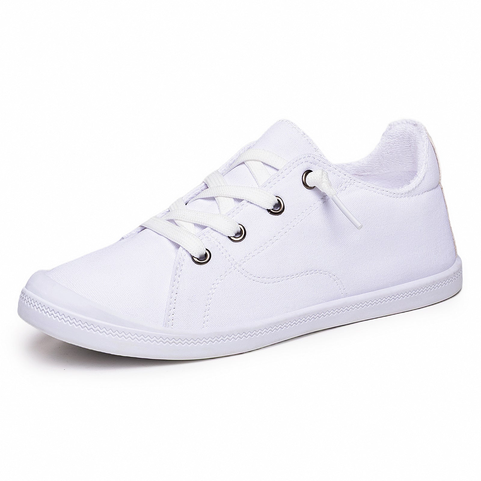 Widok z góry na damskie sneakersy low top