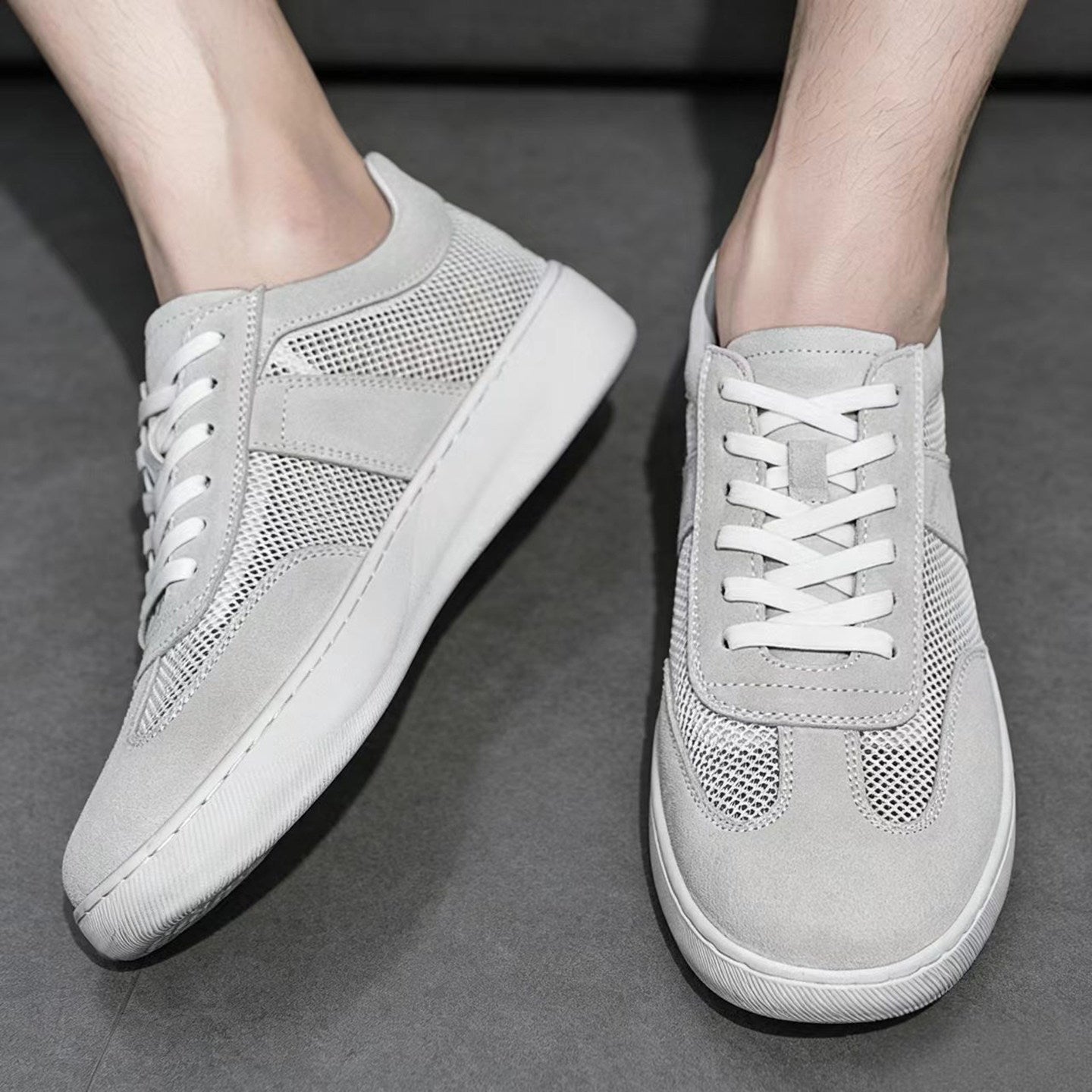 Kobaltowe sneakersy casual z lekką podeszwą, ujęcie produktowe