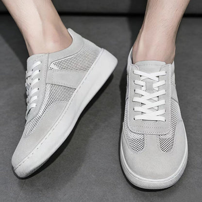 Kobaltowe sneakersy casual z lekką podeszwą, ujęcie produktowe