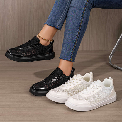 Profil damskich sneakersów z grubą podeszwą EVA